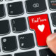 How to Create an Eye-Catching Online Dating Profile